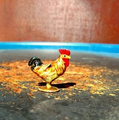 Picture of Dollhouse Miniature Old Pewter Rooster Tan/Gold Gold Base