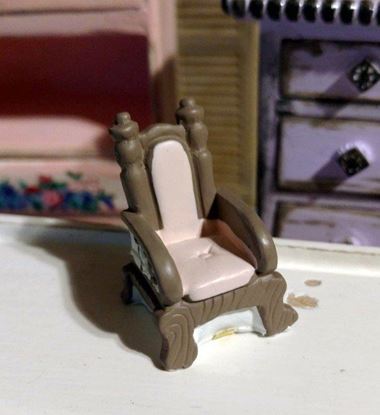 Picture of Dollhouse Miniature Resin Brown and Pink Chair 1:48 Scale