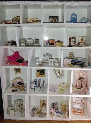 Picture of 12th Scale - 19 lots of dollhouse miniatures. SB004