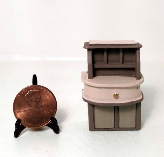 Picture of Wang's Dollhouse Miniature Resin Desk 1:48 Scale