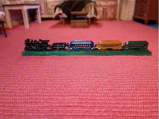 Picture of Miniature pewter train