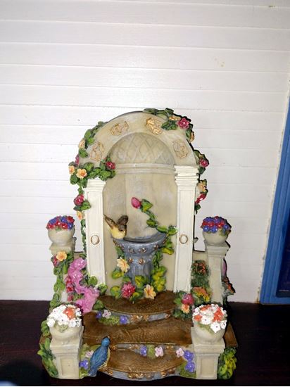 Picture of Dollhouse bird bath