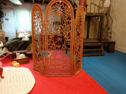 Picture of Dollhouse Dressing Screen
