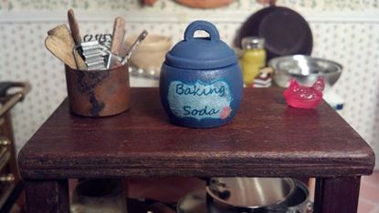 Picture of Small blue wooden crock