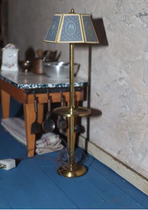 Picture of Floor Lamp for Dollhouse 12 volt Lamp Electric incandescent light bulb