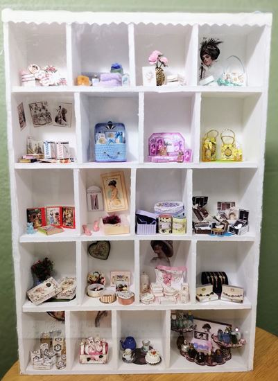 Picture of 12th Scale - 20 lots of dollhouse miniatures. SB003