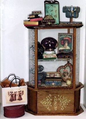 Picture of Dollhouse 12th scale filled dollhouse curio cabinet