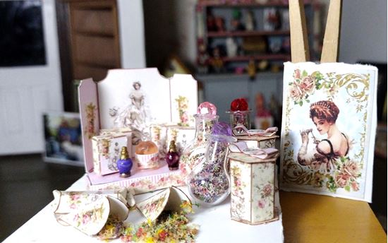Picture of Vanity Items Display CL-013