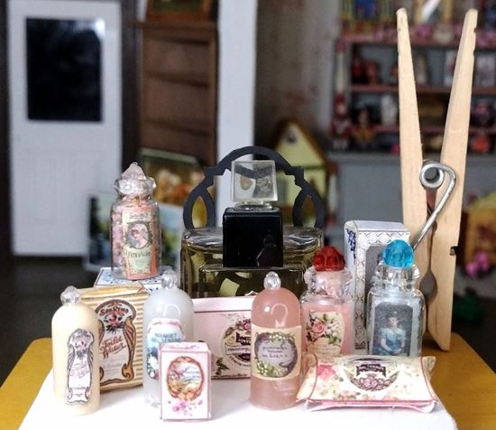 Picture of Vanity Items Display CL-016